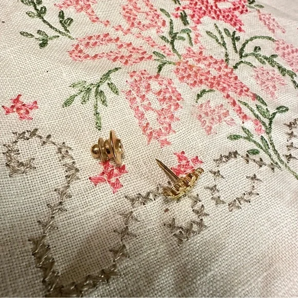 Vintage Avon Crown Rhinestone Gold-Tone Lapel Pin / Tie Tack - Picture 3 of 6